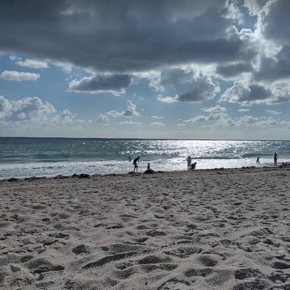 Meet your Posher, Rebecca - Picture 3 of 4